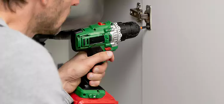 Commercial Door Hinge Repair Merrick